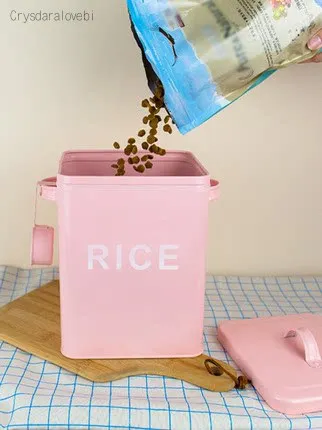 Contenitore in metallo rosa e  - Food Storage With Scoop recensione e prezzo